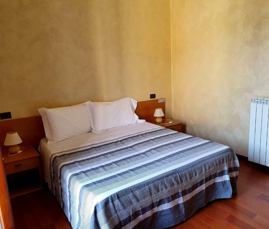 Albergo Leon D'Oro 卡斯泰尔圣焦万尼 外观 照片